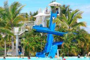 Lagoon Beach Suites Apartments